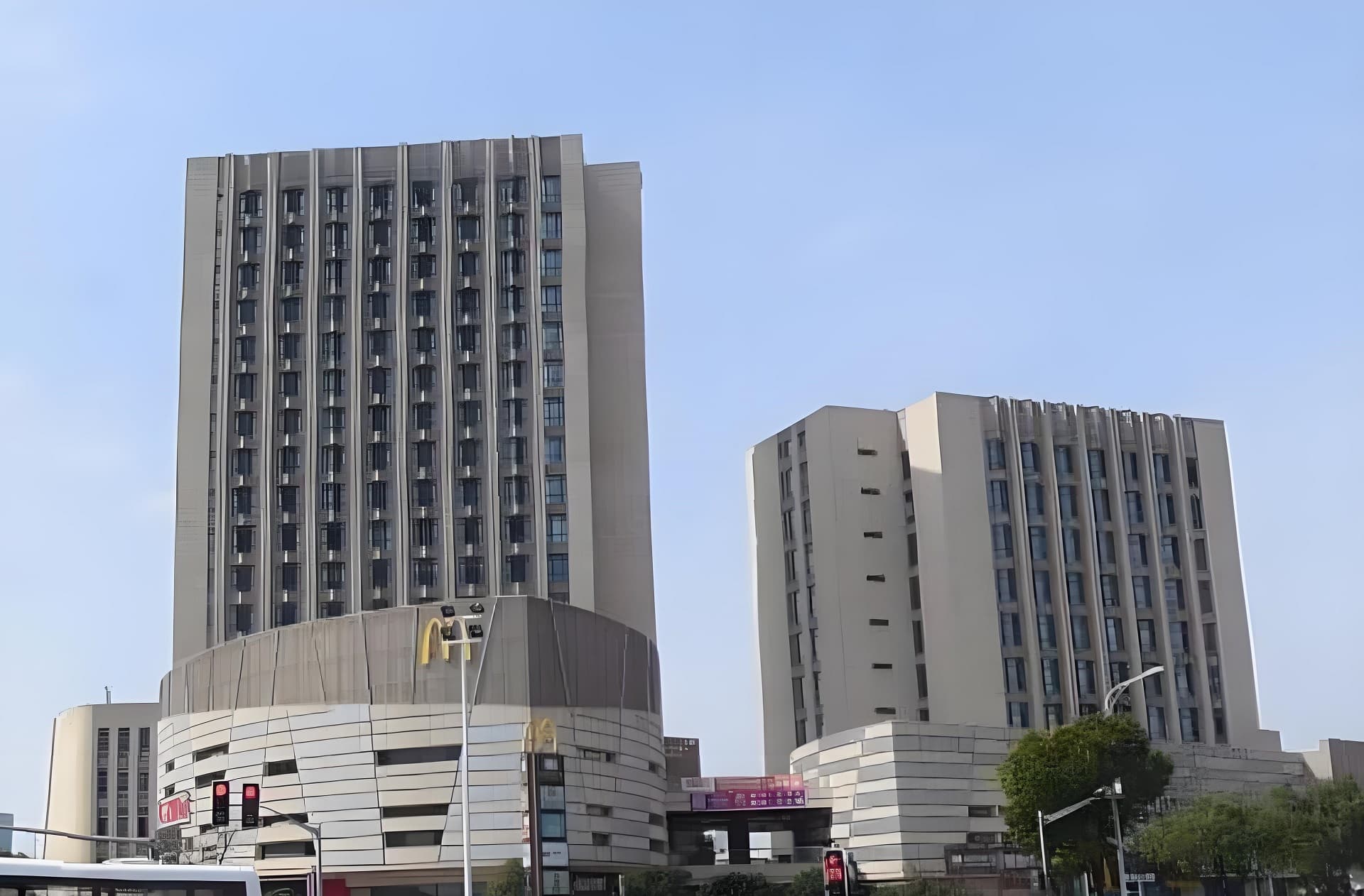 恒越华鼎广场
